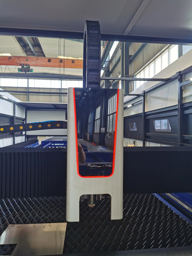 Endüstriyel Kullanım İçin Yüks - Industrial Fiber Laser Cutting Machine incelemesi ve fiyatı